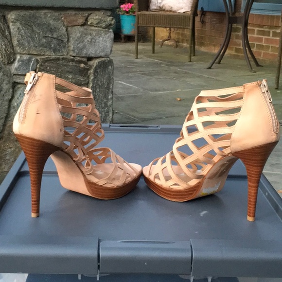 Stuart Weitzman Array Beige Sandal Heel - Picture 7 of 11